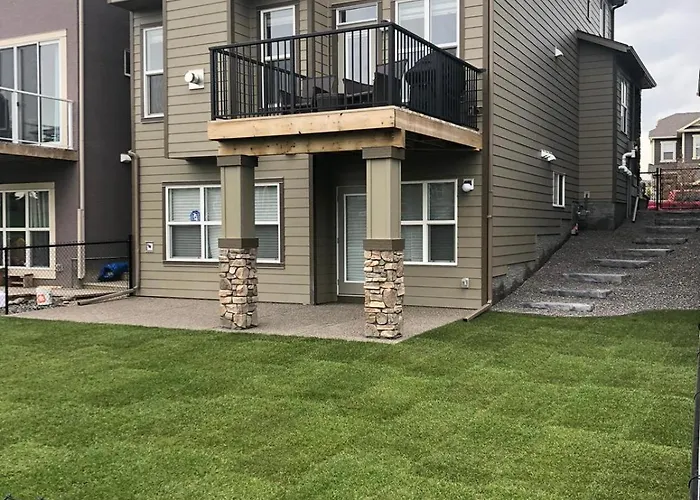Elite Guest Walkout Basement Suite Retreat