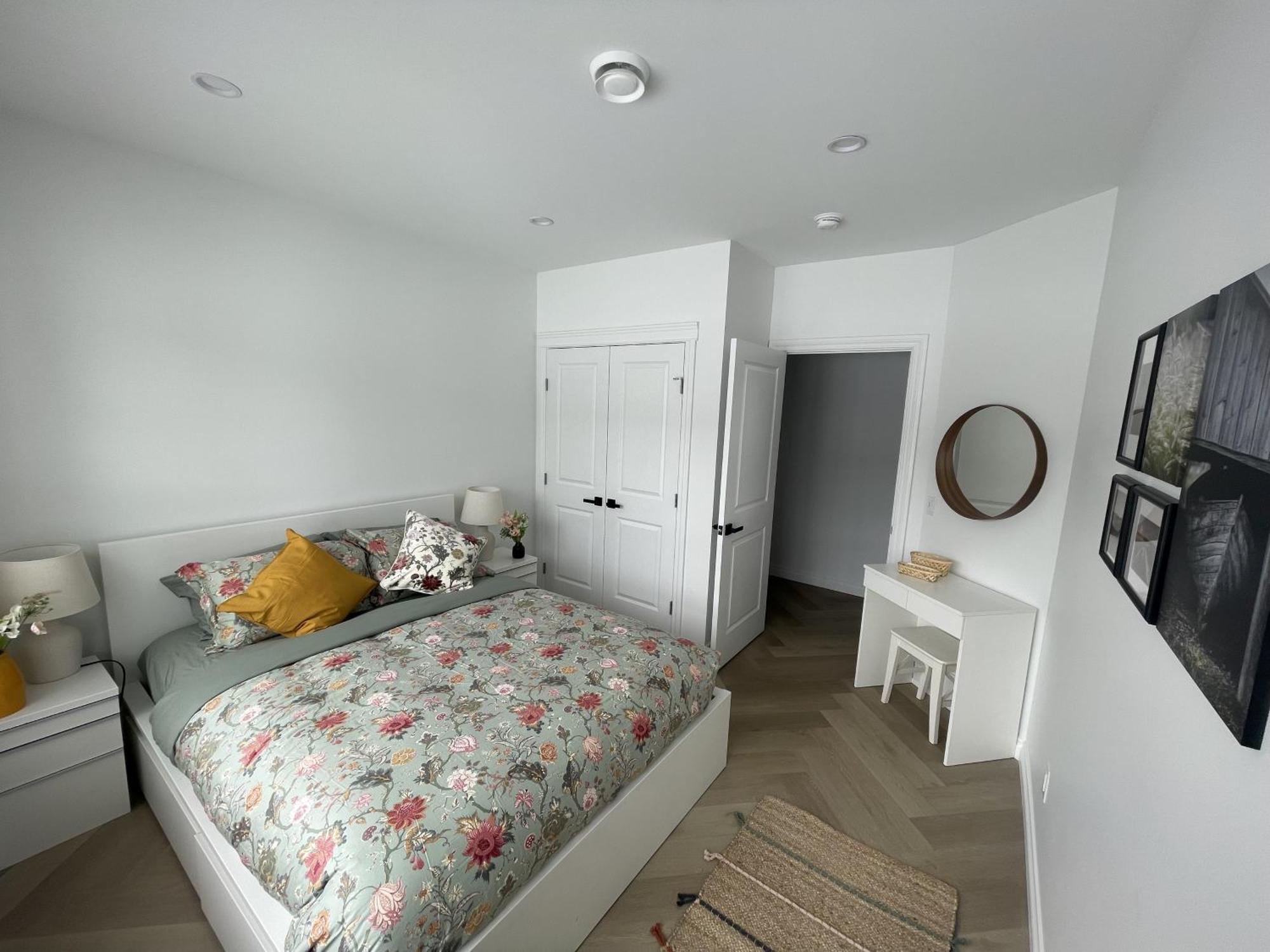 Holiday home Elite Guest Walkout Basement Retreat *