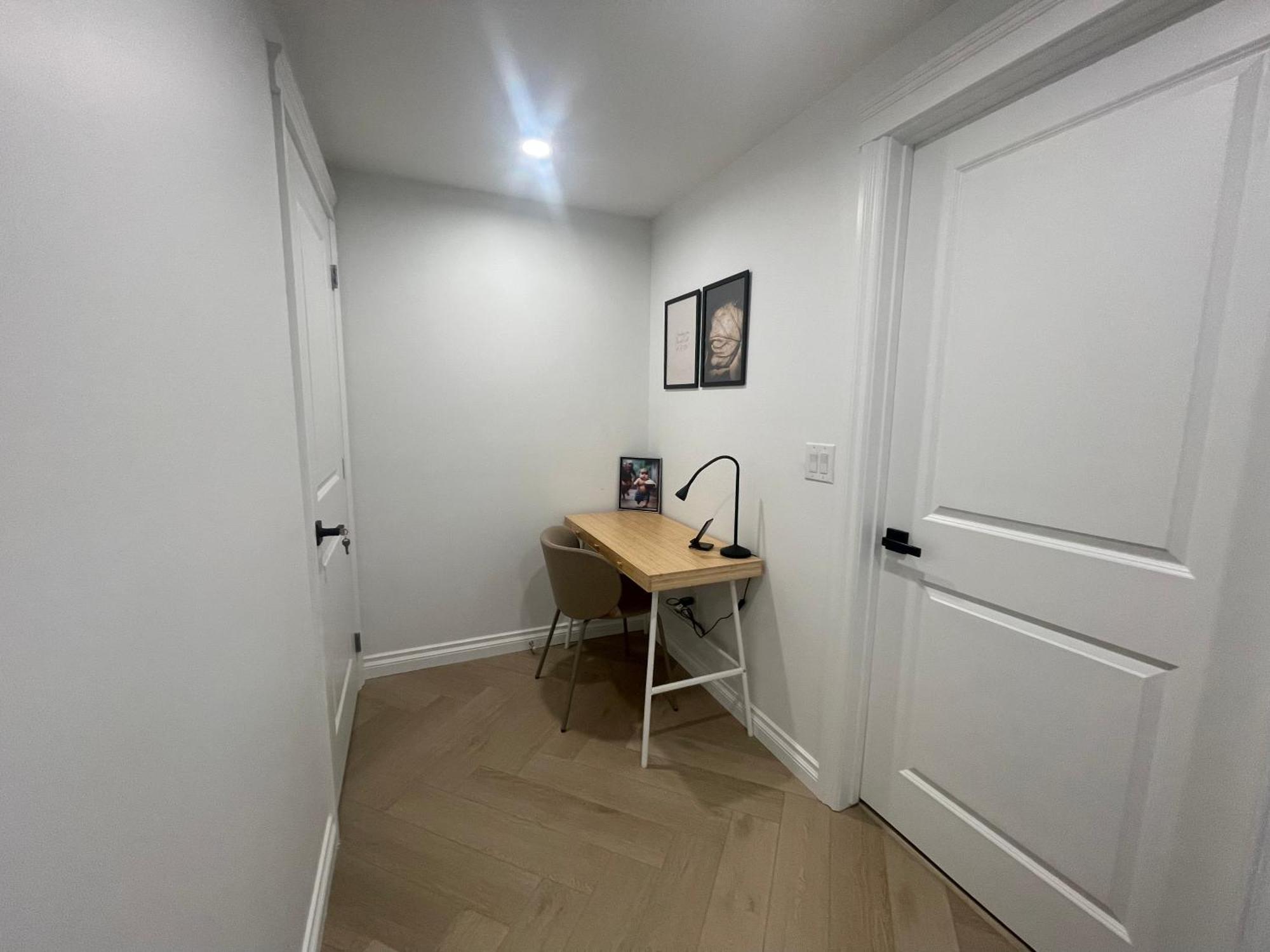Elite Guest Walkout Basement Retreat Holiday home *